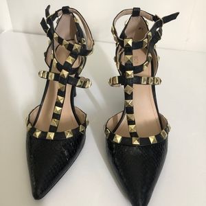 Pointed Toe Rockstud Heels